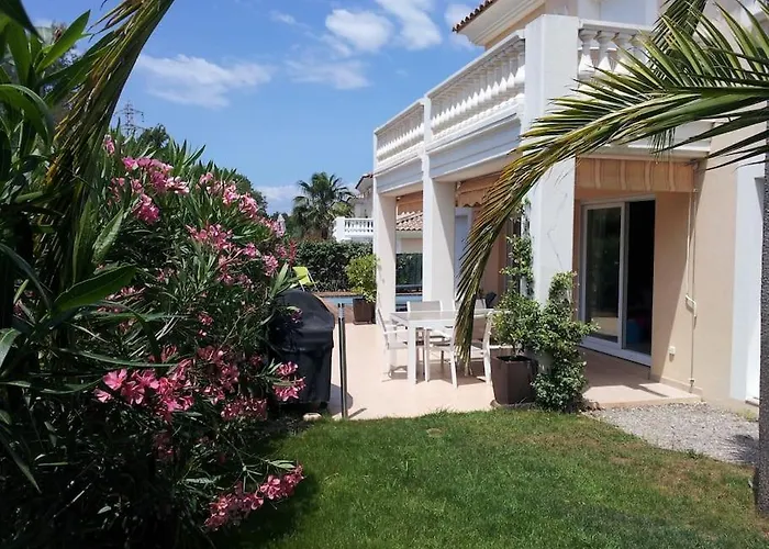 Avec Piscine Saint-raphael Villa