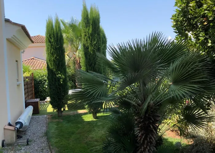 Avec Piscine Saint-raphael